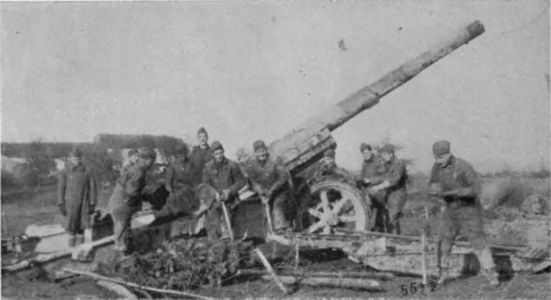 A US Army heavy artillery unit with a GPF 155mm in France in 1918 (Wikipedia)