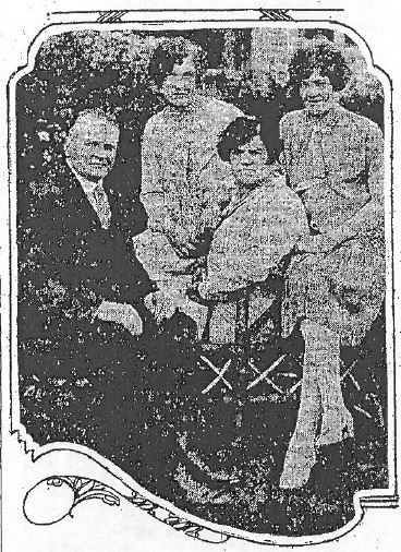 Carl Anderson and wife Anna in front with daughters Marion and in back (August 8, 1926 Oregonian)